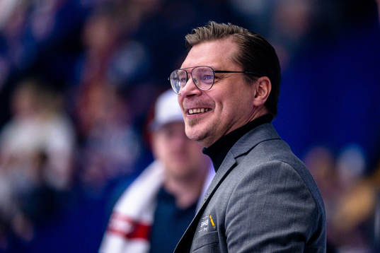 Leksands tränare Björn Hellkvist skrattar