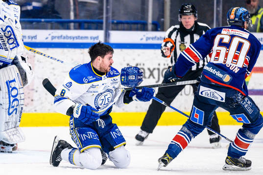 Leksands Matt Caito tappar hjälmen