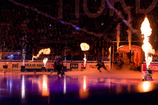 Växjös intro före ishockeymatchen i SHL mellan Växjö