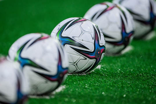 Fotbollar på rad
