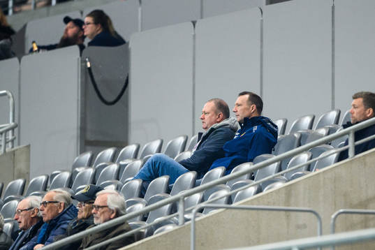 Djurgårdens tränare Kim Bergstrand på läktaren
