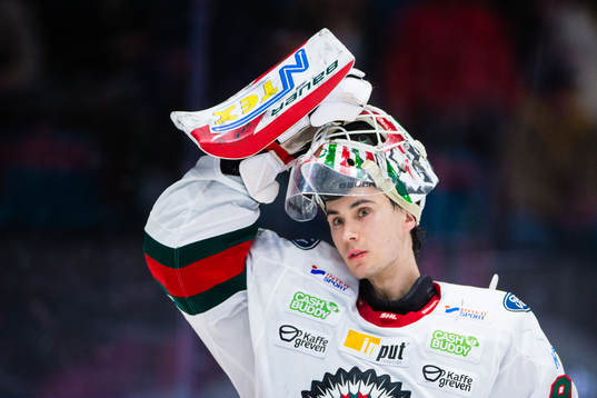 Frölundas målvakt Matthew Tomkins deppar