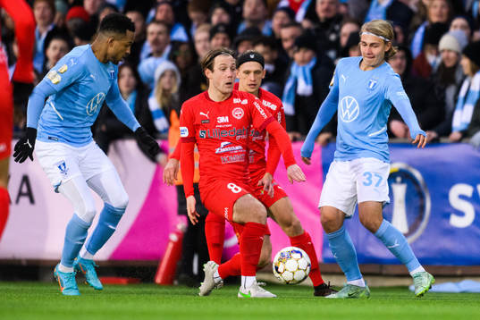Värnamos William Kenndal och Malmö FFs Sebastian Nanasi