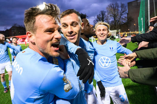 Bläddra bland fler bilder av Fotboll, Svenska Cupen, Malmö FF - Värnamo