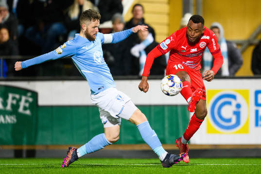 Malmö FFs Lasse Nielsen och Värnamos Abdussalam Magashy