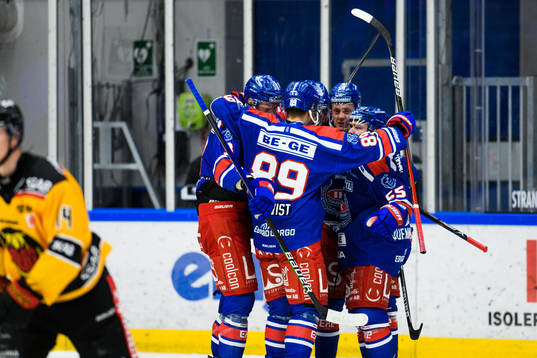 Oskarshamns spelare jublar