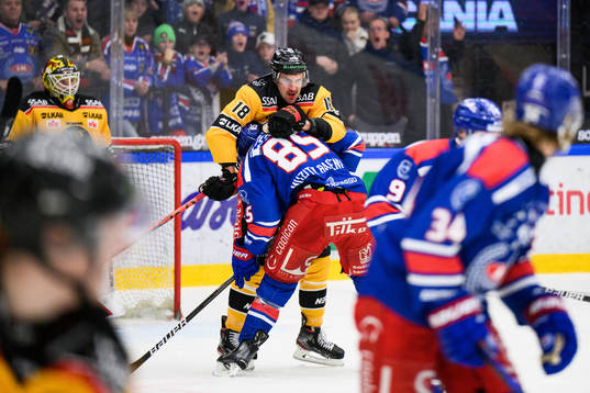 Oskarshamns Daniel Muzito-Bagenda och Luleås Sami Lepistö