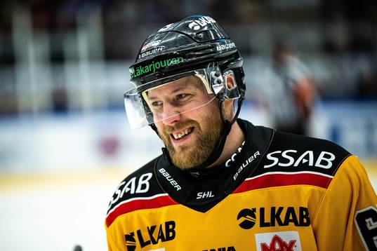 Luleås Linus Omark jublar