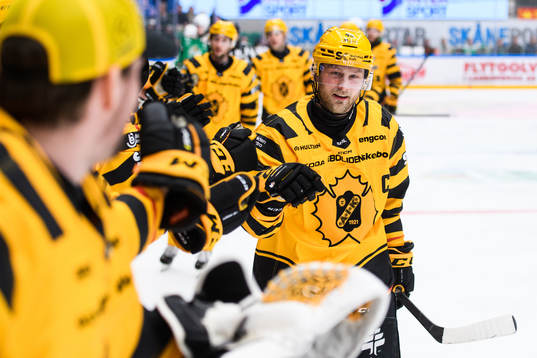 Skellefteås Oscar Möller jublar