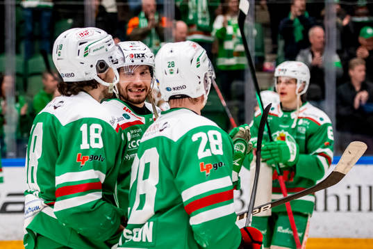 Rögles Mattias Sjögren jublar