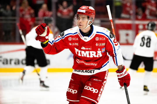 Timrås Viktor Lodin jublar