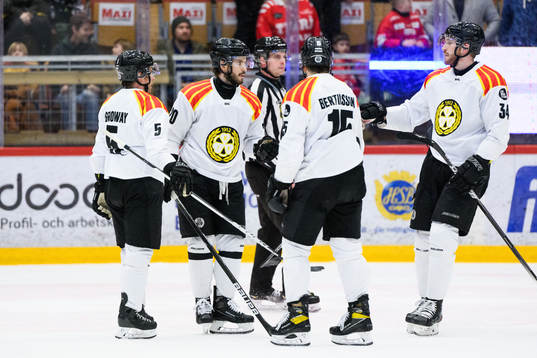 Brynäs Oula Palve jublar