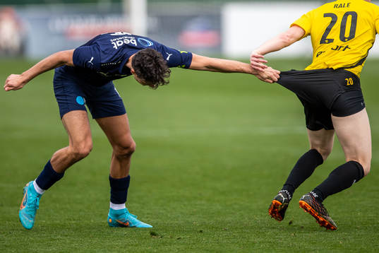 Assad Al Hamlawi of Helsingborg and Matias Rale of Honka