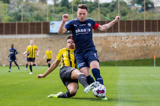 Rui Modesto of Honka and Viljormur Davidsen of Helsingborg