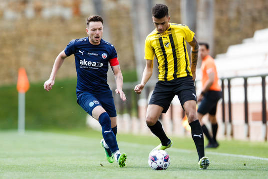 Viljormur Davidsen of Helsingborg and Rui Modesto of Honka