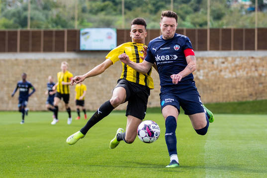 Rui Modesto of Honka and Viljormur Davidsen of Helsingborg