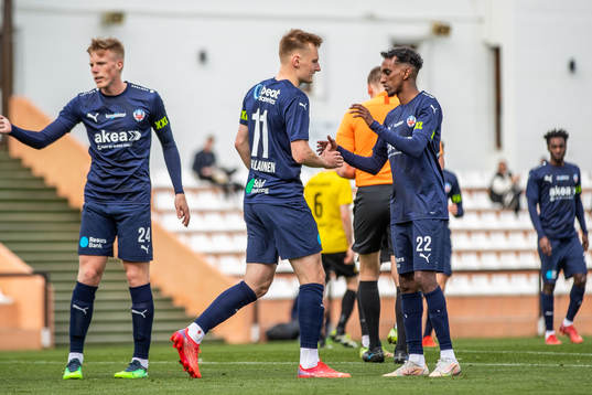 Rasmus Karjalainen and Taha Ali of Helsingborg celebrates