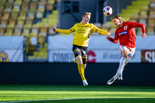 Elfsborgs Jeppe Møldrup Okkels och Degerfors Justin Salmon