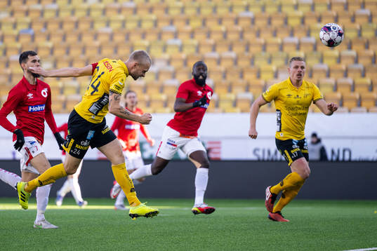 Elfsborgs Johan Larsson nickar 1-0