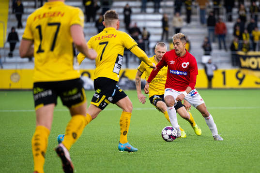 Degerfors Diego Campos och Elfsborgs Johan Larsson