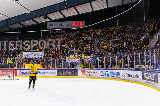 Västerås Jimmie Jansson Lorek jublar framför supportrarna