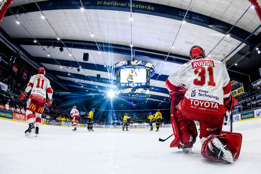 Troja/Ljungbys målvakt Markus Ruusu ,deppdeppar