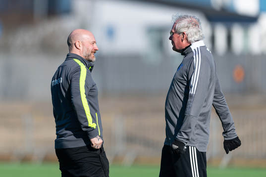 Ytterhogdals tränare Sebastian Bowles och Falkenbergs