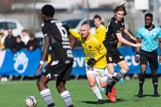 Falkenbergs Christoffer Carlsson och Ytterhogdals Niila