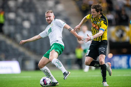Hammarbys Darijan Bojanic och Häckens Erik Friberg
