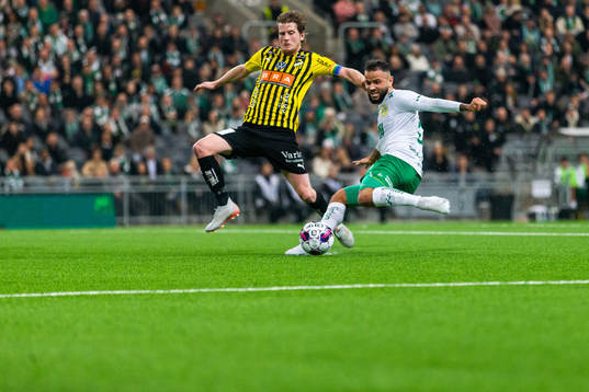 Häckens Erik Friberg och Hammarbys Mohanad Jeahze
