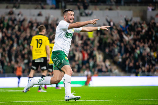 Hammarbys Astrit Selmani jublar