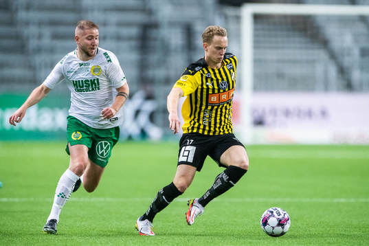 Hammarbys Darijan Bojanic och Häckens Gustav Berggren