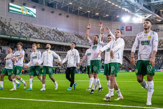 Hammarbys spelare jublar
