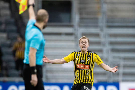 Häckens Tomas Totland reagerar