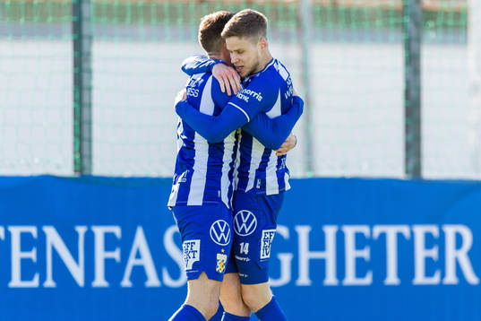 IFK Göteborgs Marcus Berg jublar med Gustaf Norlin