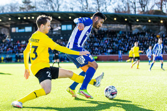 Mjällbys Andreas Blomqvist och IFK Göteborgs Hosam Aiesh