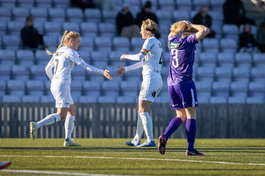 Häckens Agla Maria Albertsdottir och Luna Nørgaard Gevitz