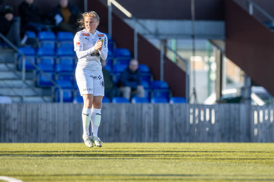 Häckens Agla Maria Albertsdottir jublar