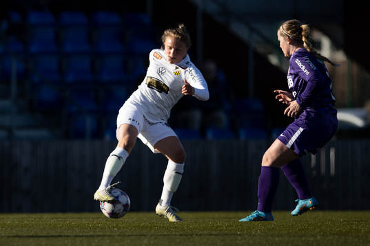 Häckens Agla Maria Albertsdottir och Jitex Vilma Rydell