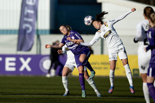 Häckens Anna Julia Csiki mot Jitex Fanny Linderoth