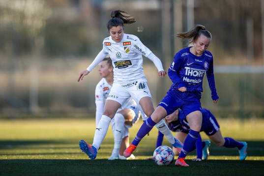Häckens Anna Julia Csiki mot Jitex Magda Le Therisien