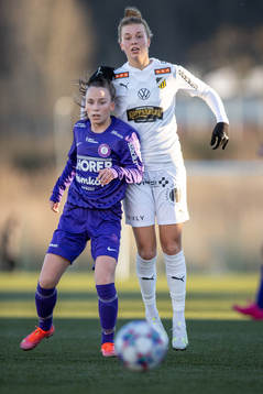 Jitex Magda Le Therisien och Häckens Dilja Yr Zomers