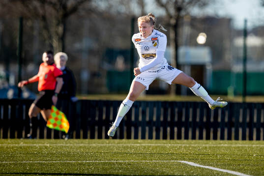 Häckens Agla Maria Albertsdottir gör 1-0