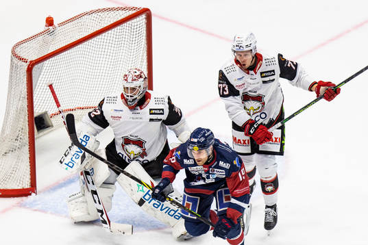 Malmö Redhawks målvakt Daniel Marmenlind och Adam Ollas