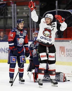 Malmö Redhawks Emil Sylvegård jublar och Linköpings