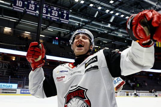Malmö Redhawks Eric Engstrand jublar