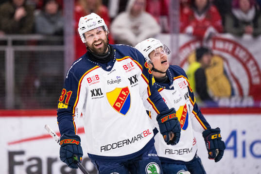 Djurgårdens Dick Axelsson jublar