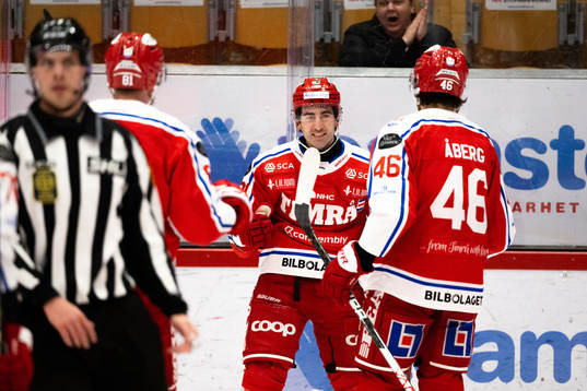 Timrås Joey LaLeggia jublar