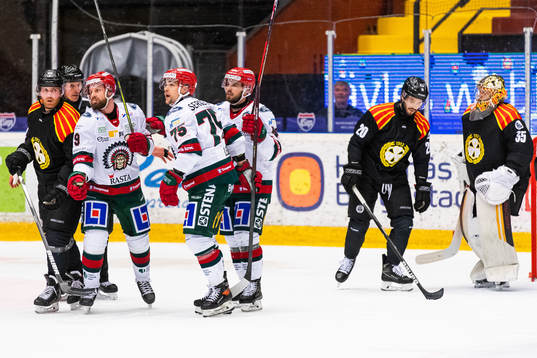 Frölundas Jan Mursak, Radan Lenc och Michael Spacek jublar