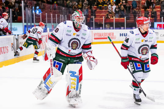 Frölundas målvakt Matthew Tomkins deppar